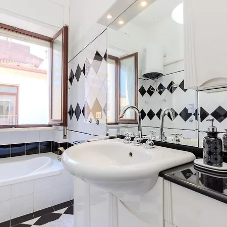 - Center - Regina Margherita Apartman Olbia